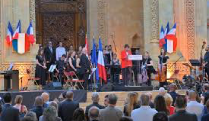 غريو تمنن اللبنانيين بالمساعدات وتعزز 