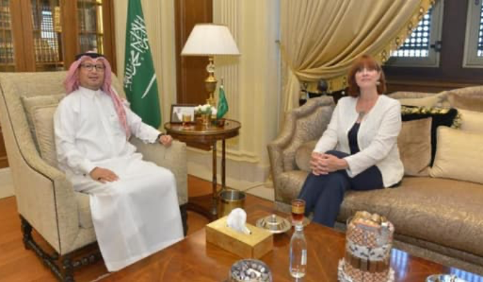 بخاري يستقبل السفيرة الكندية