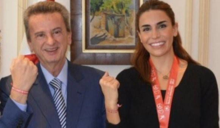 حاكم مصرف لبنان يخضع للتحقيق بجرائم «الاختلاس والإثراء غير المشروع»<br />
وفد قضائي ألماني يحصل على مستندات من ملف رياض سلامة