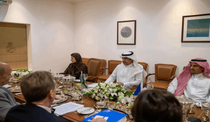 لبنان يترقّب زيارة لودريان للبحث عن «خيار رئاسي ثالث»<br />
التقى العلولا في الرياض... ويشارك في اجتماع اللجنة الخماسية بالدوحة الاثنين