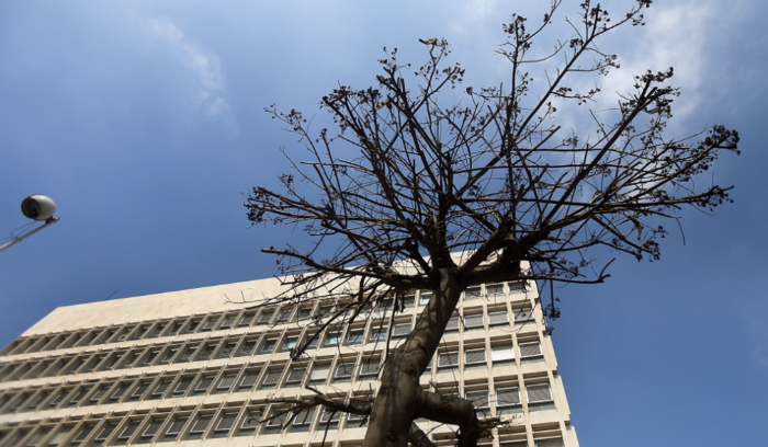 فشل خطة تهريب حاكم جديد<br />
حزب الله والتيار يرفضان أيّ تعيينات تجريها حكومة تصريف الأعمال | ميقاتي: على منصوري تولّي مَهامّ سلامة