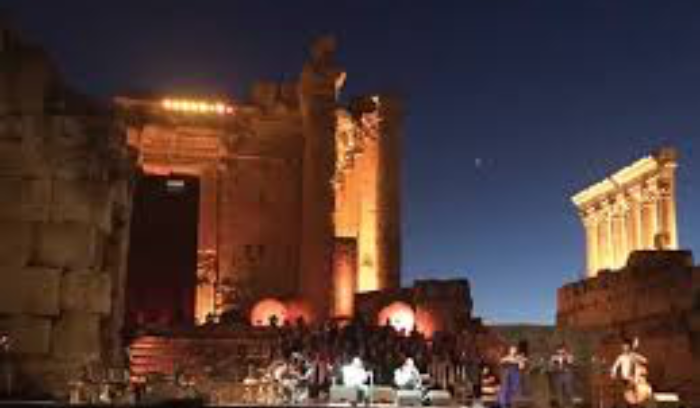 لودريان يسعى لتفكيك الألغام أمام الحوار... وأسبوع حاسم مع مُمثلي «اللقاء الخماسي»<br />
الموفد الفرنسي يدق باب إيران... وطهران تؤكد «لا نتدخل وثقتنا مُطلقة بحزب الله»<br />
بيان نواب حاكم المصرف ليس مُناورة... ومُحاولة لتأمين غطاء مسيحي للتعيين