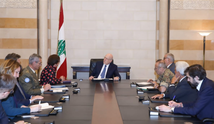 ميقاتي يجتمع مع فرونتسكا ووفد من قيادة 