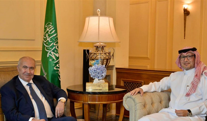 مخزومي بحث في المستجدات مع السفير السعودي
