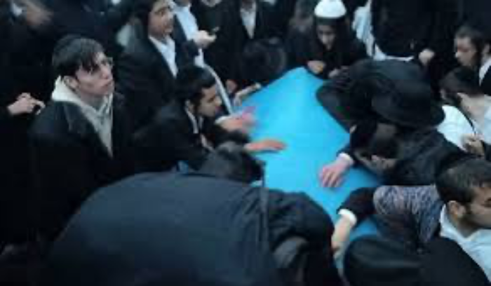 التعيينات بين عون وبرّي في بعبدا.. وتمويل الإعمار يقلق الدولة<br />
غارات عنيفة على الجنوب ليلاً.. بعد «استباحة الحريديم» خراج حولا