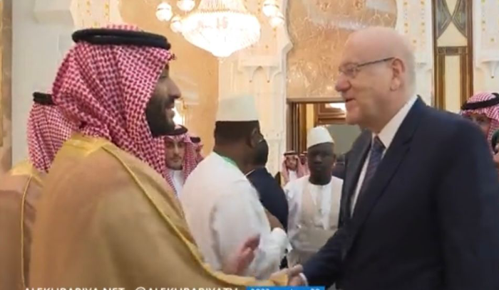 ميقاتي ادى فريضة  الحج وهنأ بالأضحى وشارك  في حفل الاستقبال الذي أقامه ولي العهد