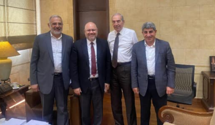 الأبيض تابع مع مجلس الإنماء والإعمار استكمال مشاريع المستشفيات الحكومية