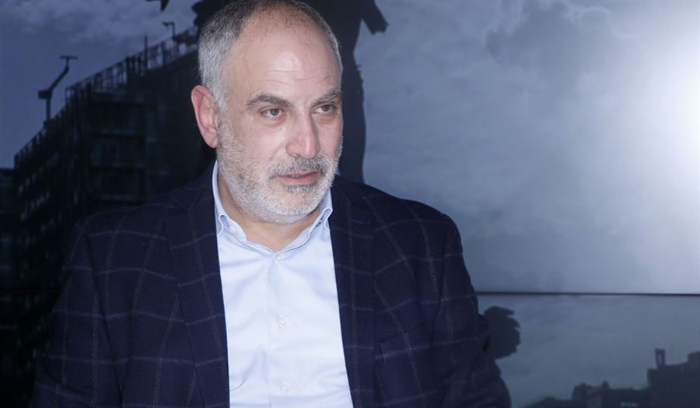 أسود: جبران ضب قراقيرك عن التويتر