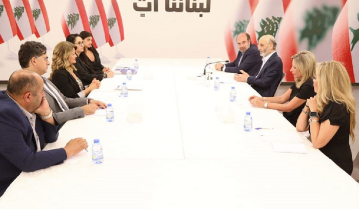 الكوتا النسائية في الانتخابات البلدية على طاولة جعجع