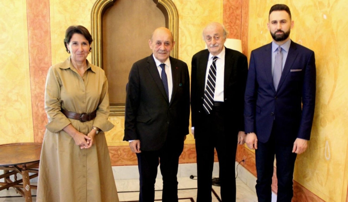 لودريان يحمل حصيلة لقاءاته إلى باريس بلا خطة لإنهاء الشغور الرئاسي<br />
لقاءان صريحان مع جنبلاط والجميل... و«لا تفاؤل» بتحقيق خرق عاجل