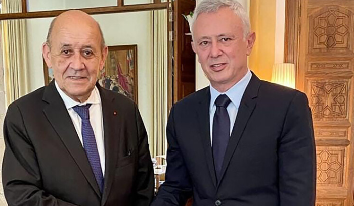 لودريان يسأل وكلٌّ يُفسِّر على هواه: لا عاقل مع رئيس تحدِّ