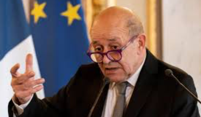 «توجُّس مسيحي» من مهمة لودريان قبل غداء السفارة! <br />
مصير الرواتب يتقرَّر في الجلسة التشريعيَّة اليوم.. والراعي يصف جلسة 14 حزيران بـ«المهزلة»