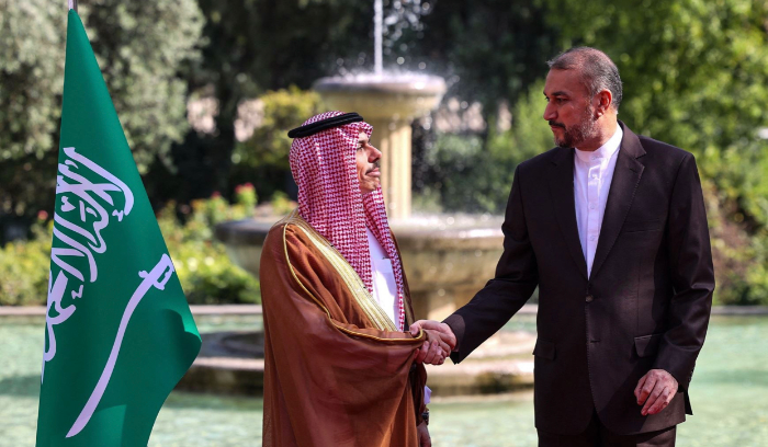 الأزمة في انتظار المخارج من الخارج!