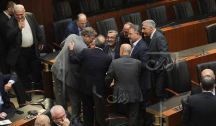 تدخل خارجي أو انتخابات نيابية مبكرة.. أم انفجار الكيان؟