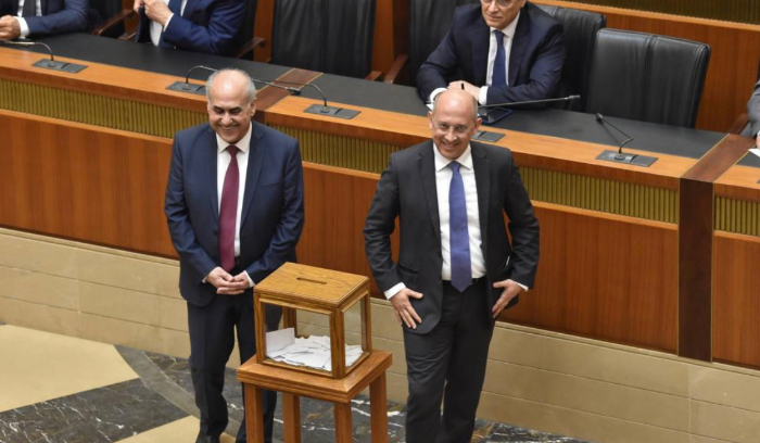 الفرنسيون على الخطّ: طاولة حوار أم سلّة حلول أم مرشح ثالث؟