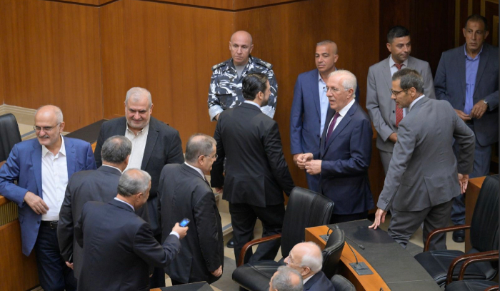 الغالبية لأزعور: استعادة التوازن في الأزمة المفتوحة