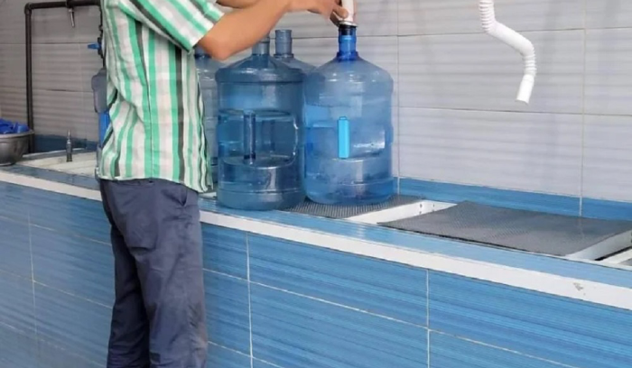 مراقبو الاقتصاد جالوا في مراكز تعبئة المياه في النبطية