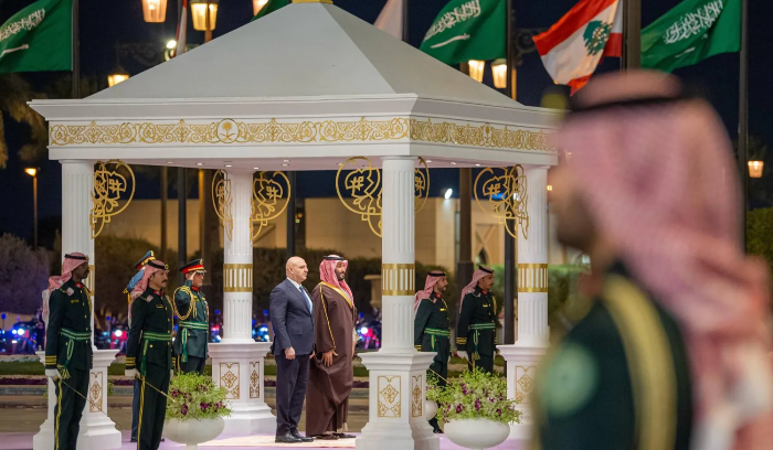 أولى زيارات عون الخارجية انطلاقة جديدة في العلاقات العربية - اللبنانية<br />
ثناء داخلي وخارجي على كلمته في القمة العربية