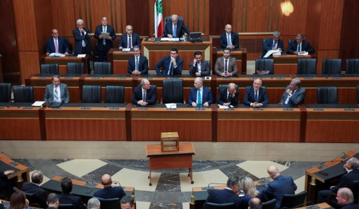 الحريري لن يتدخل... وخيار ثالث عند نواب سنّة