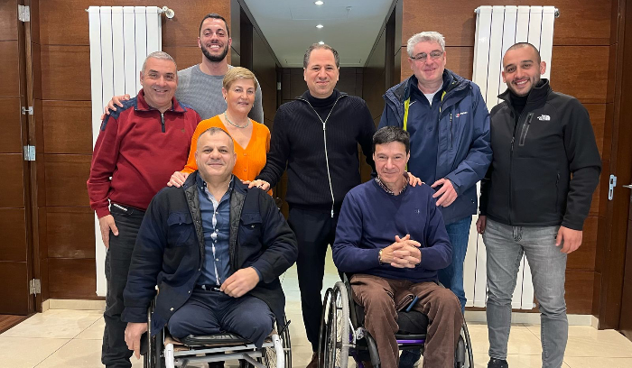 رئيس الكتائب يلتقي وفدًا من نادي Wheelers