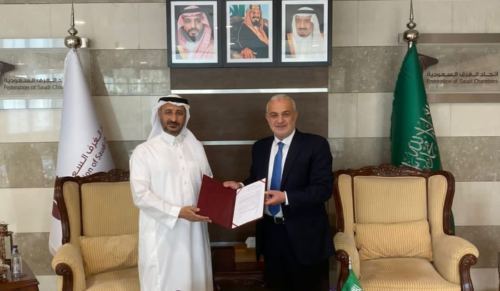 أسعد الحريري وقع في الرياض اتفاقية  مع المجموعة المتحدة الخليجية للاستشارات الصناعية