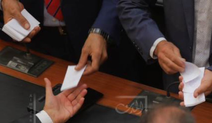 الداخل عاجز عن الحسم الرئاسي.. بانتظار 