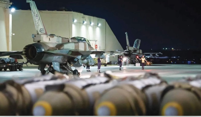 «حركة بلا بركة» رئاسياً وحرق الأسماء مُستمرّ... البخاري في «اليرزة» رسالة الى مَن؟<br />
«الكباش» بين ميقاتي وباسيل ينفجر حكومياً... والدولة مُهدّدة بخسارة أموالها!<br />
مُنــــاورة «إسرائيليّة» براً وبحراً وجواً... والمقاومة جاهزة لمواجهة الحسابات الخاطئة