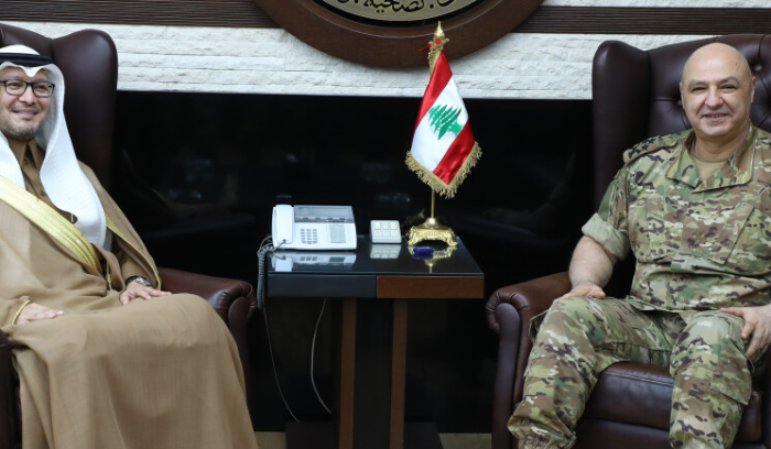 باريس تتحرّك للتعجيل وأولوية الداخل التعطيل ... الفاتيكان قلق... ودعم سعودي مصري للجيش