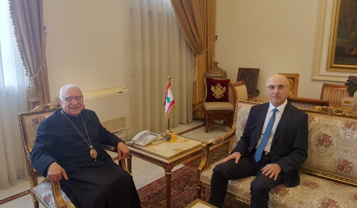 العبسي عرض مع وزير الداخلية شؤونا وطنية