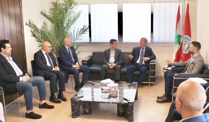 تيمور الأوفر حظاً لخلافته.. وظافر ناصر لـ «الأنباء»: الانتخابات مسار اعتدنا عليه<br />
استقالة وليد جنبلاط من رئاسة «التقدمي الاشتراكي» وتواصل السجال بين ميقاتي وباسيل