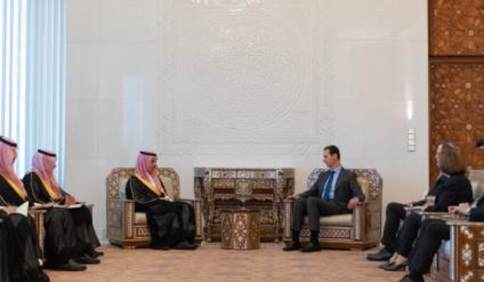 لبنان المنهار والأسد 