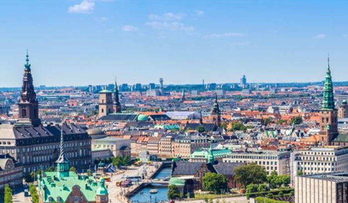 شاب لبنانيّ يتعرّض لعدّة طعنات بسكين... 