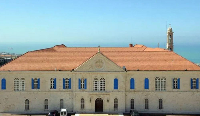 فرنسا تعطّل العقوبات الأوروبية على 