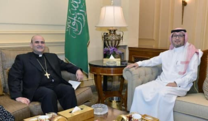 بخاري استقبل السفير البابوي لدى لبنان