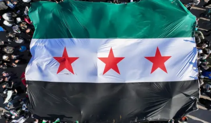 ثلاثة قتلى و20 جريحاً في انفجار في دير الزور في سوريا