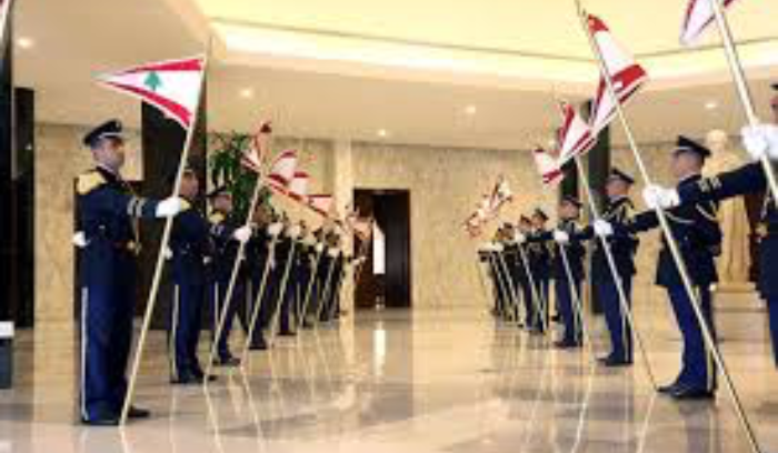 سيف العقوبات يسقط سلاح تطيير النصاب فهل بدأ العد العكسي لانتخاب الرئيس؟<br />
٣ لاءات سعودية لجولة البخاري: لا فيتو على مرشح ــ لا للتعطيل ــ لا للتأخير<br />
المعارضون لم يحسموا خيار ازعور... وباسيل يلتقي صفا الاسبوع المقبل