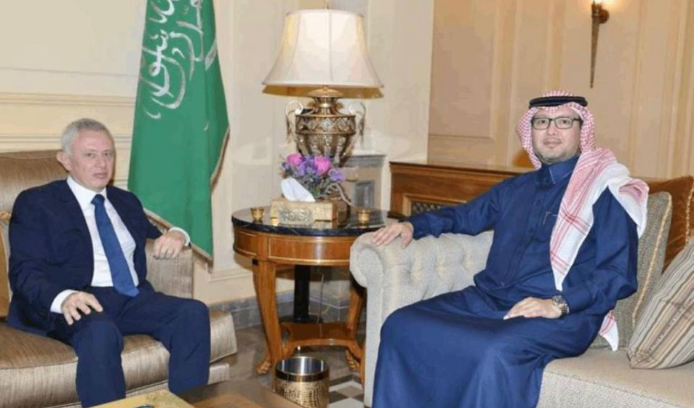 لقاء بخاري- فرنجية وعود رئاسية أم ضيافة سعودية؟