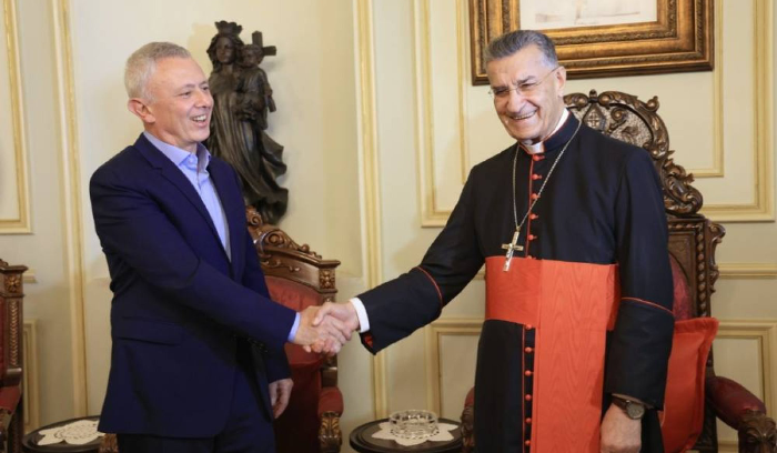 لبنان: اتصالات بين «المعارضة» و«الوطني الحر» لتضييق المسافة حول مرشح رئاسي<br />
قائد الجيش وشخصيات اقتصادية وقانونية ضمن الأسماء المطروحة