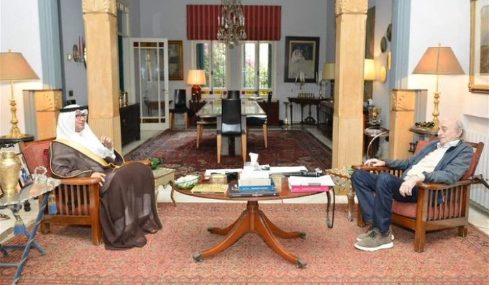 المغامرة السعودية مستمرة في لبنان: جنبلاط أكثر حيرة