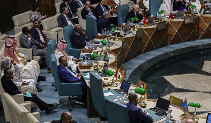 القرار العربي بإعادة النظام السوري: مثقل بالشكوك و