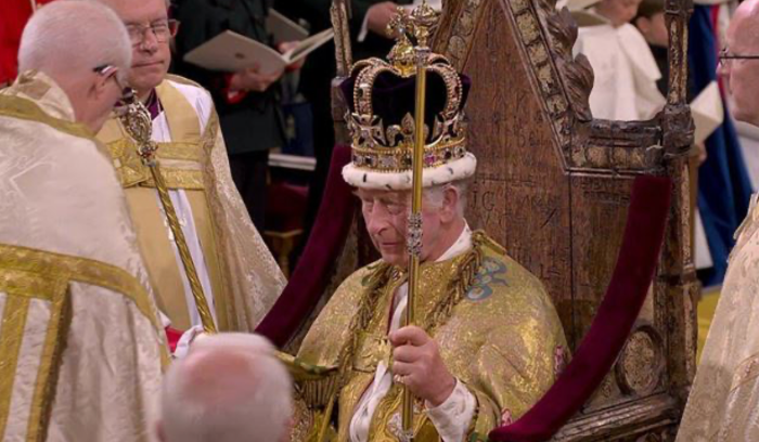 رسميًا... تتويج تشارلز الثالث ملكًا على بريطانيا