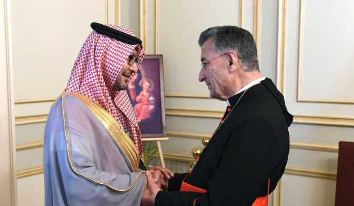 طبخة الرئاسة على النار.. وممانعة مسيحية لانتخاب فرنجية<br />
<br />
«اشتباك قضائي» بالتزامن مع طرد غادة عون.. وعشائر العرب في عين التينة