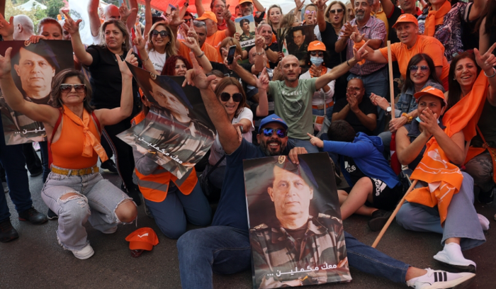 المسيحيون بين الخيبة والخوف<br />
المسيحيّون يعيشون الخيبة والخوف: الآخرون يصعدون ونحن نهبط