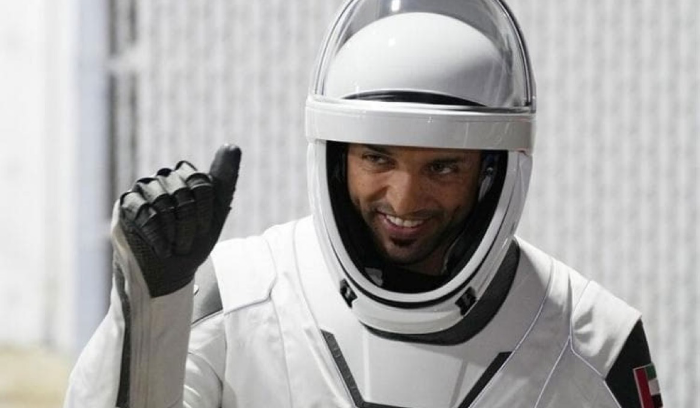 أول عربي يسير في الفضاء المفتوح