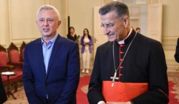 فرنسا «لا تريد سماع اسم آخر» غير فرنجية لرئاسة لبنان<br />
رغم اعتراضات أطراف المعارضة وتحفظات خارجية