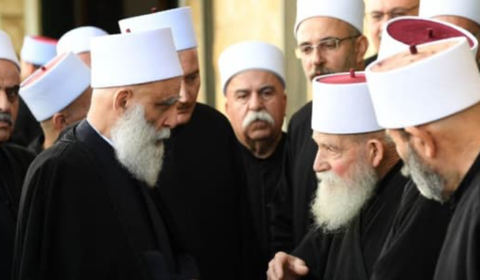 شيخ العقل: التحديّات صعبة والتعاون لخير الطائفة والوطن