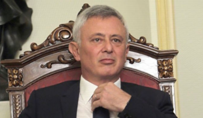 ترشيح فرنجية يدخل المرحلة الرمادية بانتظار التسويات الكبرى<br />
<br />
باريس تنكفئ إلى الغرف المغلقة وتُنسِّق مع بري.. والهيئات ترفض بدل النقل وتعرفة الكهرباء