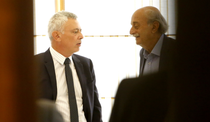 باريس تشجع بري على إطلاق حوار استعداداً للانتخابات: جنبلاط يرصد مناخاً سعودياً جديداً؟