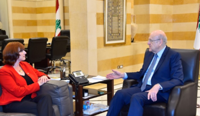 ميقاتي وقّع قانون التمديد للبلديات.. ووفد العمالي العام دعاه الى المزيد من التصحيح