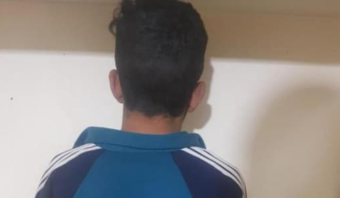 يمثّل أنّه زبون... ويبيت في المحال ليسرقها!